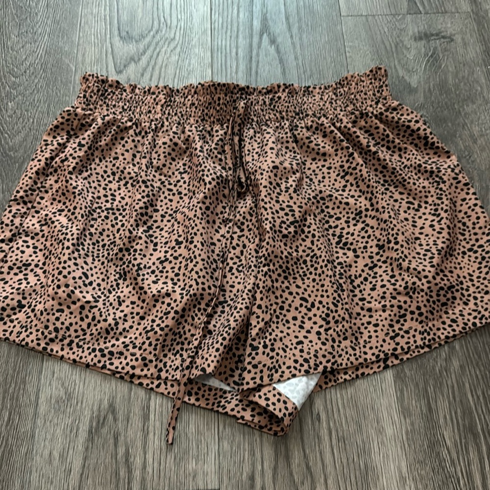 Cheetah linen shorts